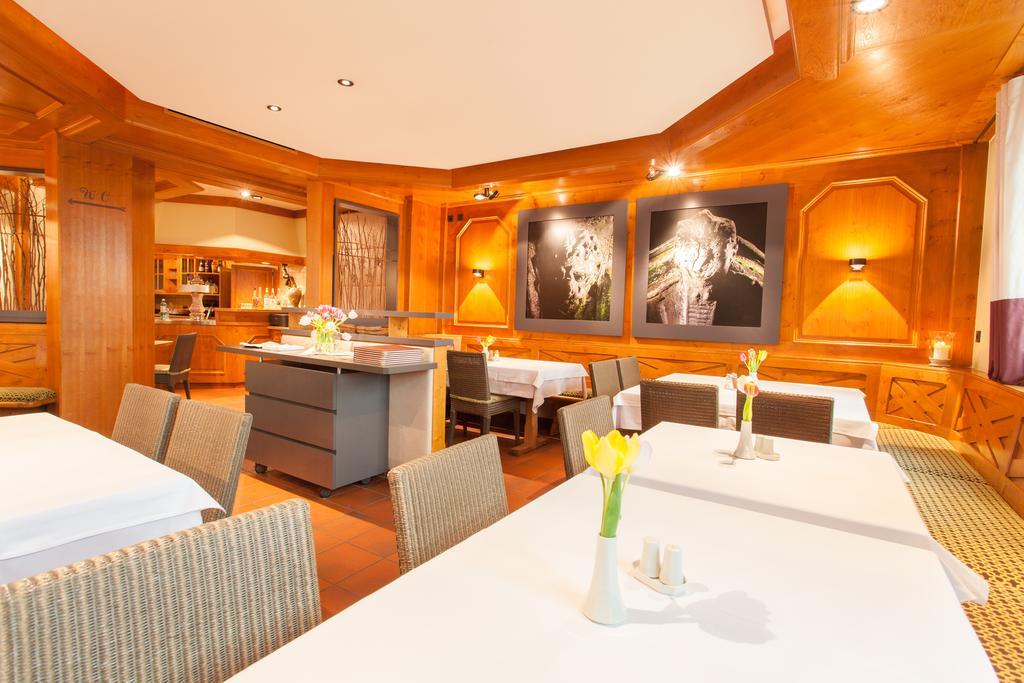 Hotel Restaurant Jaegerhof Weisendorf Exterior foto